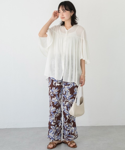 LAVEANGE（ラビアンジェ）の「ギャザーフレアブラウス（シャツ/ブラウス・レディース・アイボリー/ブラック/ブラウン・4L/3L/LL/M/5L）」の14枚目の写真