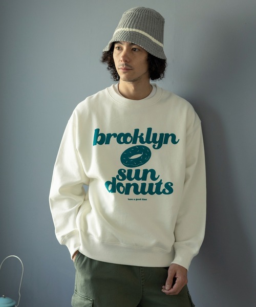BAYFLOW(ベイフロー)の「SUNSETスウェットプルオーバー(スウェット・メンズ・ベージュ/ネイビー/オフホワイト/チャコール・MEDIUM/LARGE)」の1枚目の写真