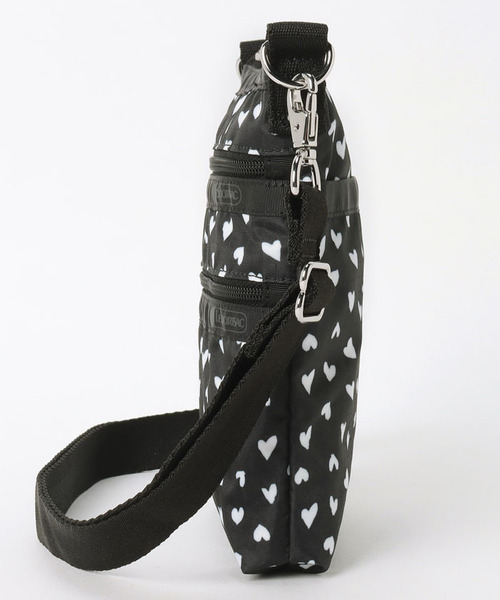 LeSportsac（レスポートサック）の「3 ZIP CROSSBODY ブラックハーツ