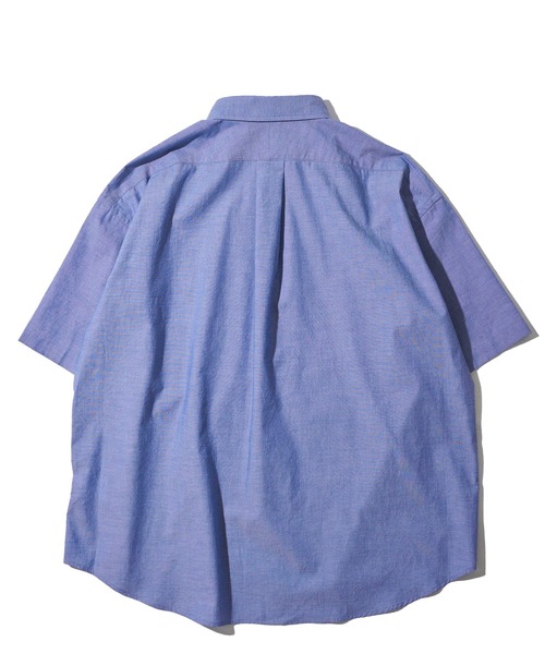 UNIVERSAL OVERALL（ユニバーサルオーバーオール）の「【UNIVERSAL OVERALL】別注 ワンポイント刺繍 半袖シャンブレーシャツ（シャツ/ブラウス・メンズ・インディゴブルー/サックスブルー/チャコールグレー・MEDIUM/LARGE/X-LARGE）」の9枚目の写真