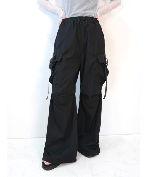 CECIL McBEE(セシルマクビー)の「サイドベルトナイロンカーゴパンツ(カーゴパンツ・レディース・ブラック・SMALL/MEDIUM)」の3枚目の写真