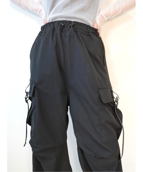 CECIL McBEE(セシルマクビー)の「サイドベルトナイロンカーゴパンツ(カーゴパンツ・レディース・ブラック・SMALL/MEDIUM)」の5枚目の写真