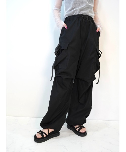 CECIL McBEE(セシルマクビー)の「サイドベルトナイロンカーゴパンツ(カーゴパンツ・レディース・ブラック・SMALL/MEDIUM)」の7枚目の写真