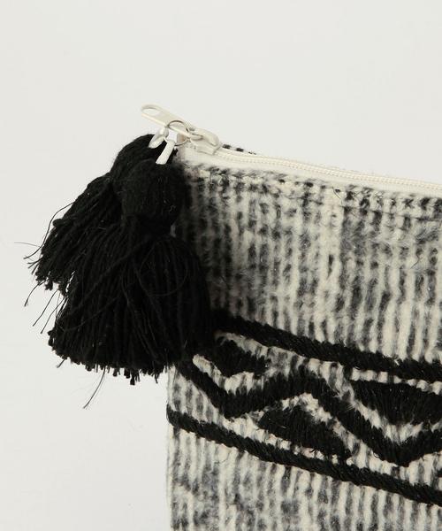 Another Edition（アナザーエディション）の「Another Edition×Lilas campbell 刺しゅうクラッチ/AE×Lilas/C EMB CLT◆（クラッチバッグ・レディース・ブラック/シルバー・ﾌﾘ-）」の3枚目の写真