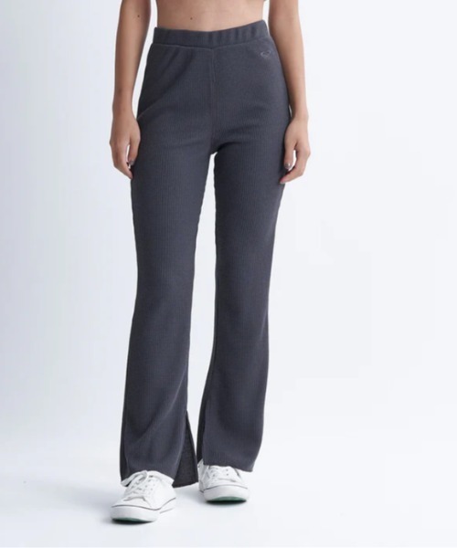 ROXY（ロキシー）の「WATERFALL/ロキシーウエストゴムワンポイントブランドロゴフレアパンツ（その他パンツ・レディース・ブラック/ホワイト/オフホワイト・LARGE/MEDIUM/SMALL）」の2枚目の写真