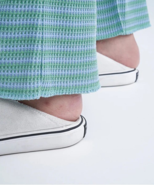 ROXY（ロキシー）の「WATERFALL/ロキシーウエストゴムワンポイントブランドロゴフレアパンツ（その他パンツ・レディース・ブラック/ホワイト/オフホワイト・LARGE/MEDIUM/SMALL）」の10枚目の写真