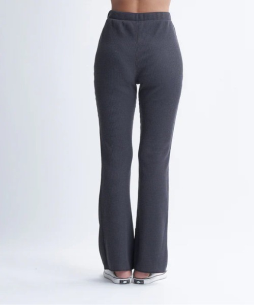 ROXY（ロキシー）の「WATERFALL/ロキシーウエストゴムワンポイントブランドロゴフレアパンツ（その他パンツ・レディース・ブラック/ホワイト/オフホワイト・LARGE/MEDIUM/SMALL）」の6枚目の写真