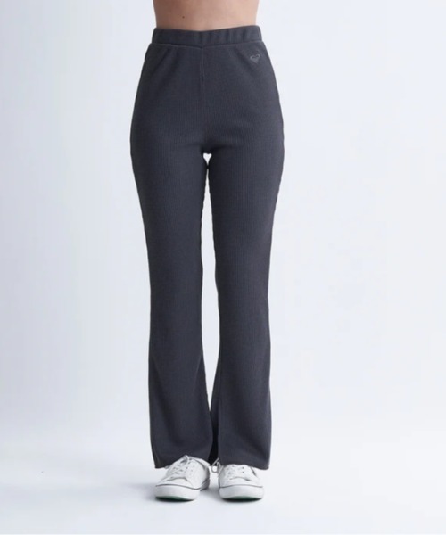 ROXY（ロキシー）の「WATERFALL/ロキシーウエストゴムワンポイントブランドロゴフレアパンツ（その他パンツ・レディース・ブラック/ホワイト/オフホワイト・LARGE/MEDIUM/SMALL）」の7枚目の写真