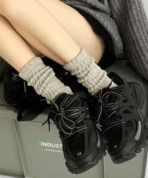 VIBGYOR Women（ヴィブジョー　ウィメン）の「【float】ベーシック 無地リブ ミドル丈ソックス（ソックス/靴下・レディース・ホワイト/ブラック/グレー・FREE）」の3枚目の写真