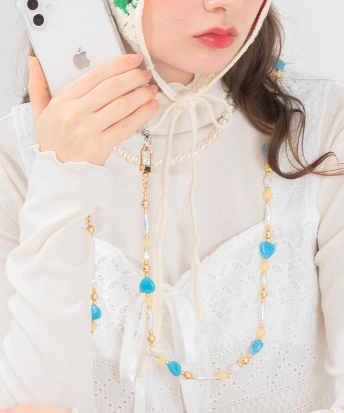 ACCOMMODE(アコモデ)の「ハートビーズストラップ / スマホショルダーストラップ(スマホグッズ・レディース・レッド/ラベンダー/ブルー/ブラック・FREE)」の5枚目の写真