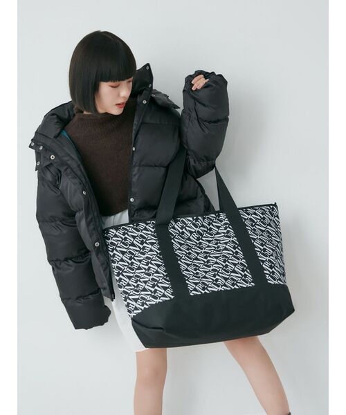 MURUA（ムルーア）の「フード中綿ブルゾン（ブルゾン・レディース・ブラック/アイボリー・FREE）」の6枚目の写真