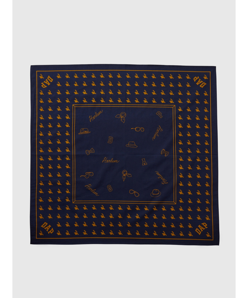 GAP（ギャップ）の「DAP GAPロゴ アスコットスカーフ(ユニセックス)（バンダナ/スカーフ・メンズ・ネイビー・ONE SIZE）」の3枚目の写真