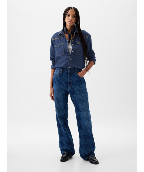 GAP（ギャップ）の「DAP GAPロゴ アスコットスカーフ(ユニセックス)（バンダナ/スカーフ・メンズ・ネイビー・ONE SIZE）」の4枚目の写真