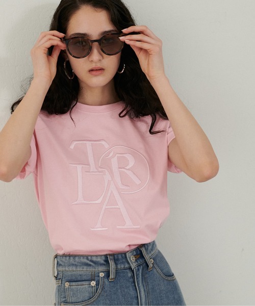 LARUTA（ラルータ）の「【LARUTA】厚盛ロゴ刺繍T（Tシャツ/カットソー・レディース・ベージュ/ピンク/チャコールグレー/オフホワイト/ホワイト系その他/ネイビー・FREE）」の22枚目の写真