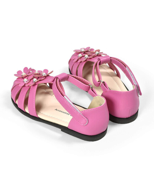 BeBe(ベベ)の「フラワーモチーフメッシュストラップサンダル(15~21cm)(サンダル・キッズ・ピンク/グレー・16.0cm/17.0cm/18.0cm/19.0cm/20.0cm/21.0cm/15.0cm)」の6枚目の写真