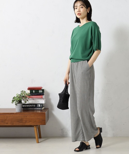 FOUND GOOD（ファウンドグッド）の「サラサラニットVネックプルオーバー（ニット/セーター・レディース・ホワイト系5/グリーン系5/ベージュ/ブルー系5/イエロー系5/グレー系1/ブラウン系/ブラック/グレー系/パープル系2・S/M/L）」の7枚目の写真