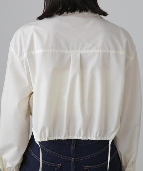 FREE'S MART（フリーズマート）の「◇裾ドロストカッティングショート丈シャツ（シャツ/ブラウス・レディース・ブルー/ホワイト・FREE）」の4枚目の写真