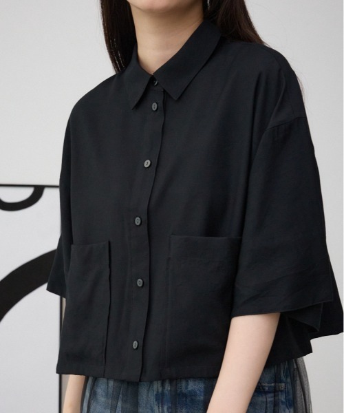 AZUL by moussy(アズールバイマウジー)の「ワイドスリーブ五分袖ツイルシャツ(シャツ/ブラウス・レディース・ブラック/アイボリー・FREE)」の2枚目の写真