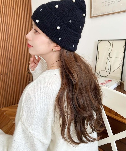 moment+（モーメントプラス）の「パール＆ビジューリブニット帽（ニットキャップ/ビーニー・レディース・ブラック/アイボリー/グレー・FREE）」の4枚目の写真