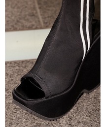 Darich（ダーリッチ）の「オープントゥトラックソールブーツ