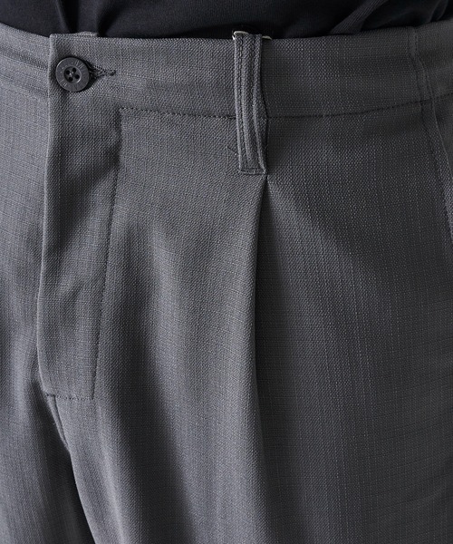 UNIVERSAL OVERALL（ユニバーサルオーバーオール）の「【UNIVERSAL OVERALL】別注 ドライストレッチ リラックスフィットテーパードパンツ（チノパンツ・メンズ・チャコールグレー/ブラック/クリーム・SMALL/MEDIUM/LARGE/X-LARGE）」の19枚目の写真