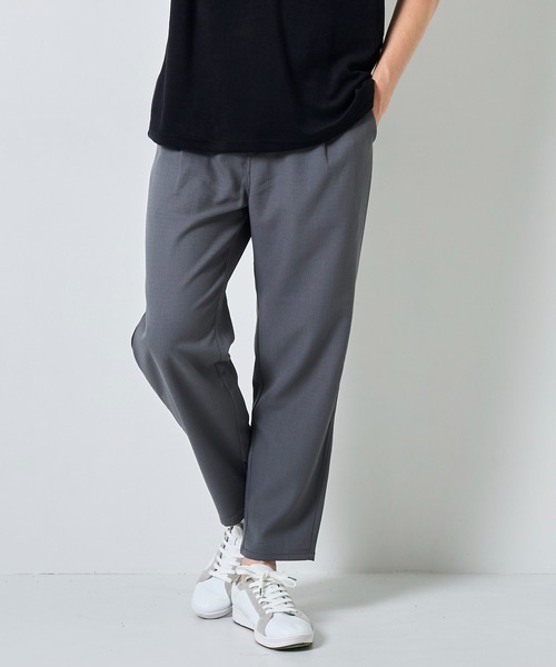 UNIVERSAL OVERALL（ユニバーサルオーバーオール）の「【UNIVERSAL OVERALL】別注 ドライストレッチ リラックスフィットテーパードパンツ（チノパンツ・メンズ・チャコールグレー/ブラック/クリーム・SMALL/MEDIUM/LARGE/X-LARGE）」の6枚目の写真