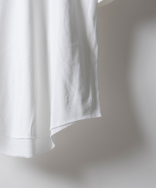 n(n) BY NUMBER (N)INE(エヌエヌバイナンバーナイン)の「ラウンドヘムTシャツ(Tシャツ/カットソー・メンズ・ホワイト/グレー・2/4)」の7枚目の写真