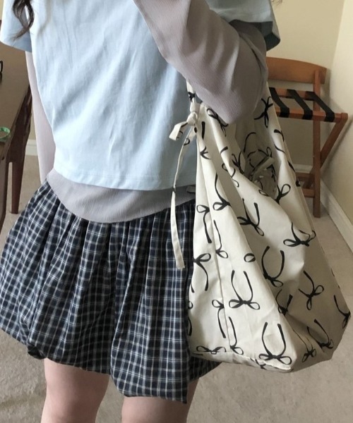 Vipoa(ヴィポア)の「retro flower tote bag(トートバッグ・レディース・ホワイト/ピンク・FREE)」の4枚目の写真