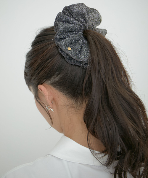 VIS（ビス）の「ラメニットボリュームシュシュ（シュシュ・レディース・グレー/ブラック・FREE）」の6枚目の写真