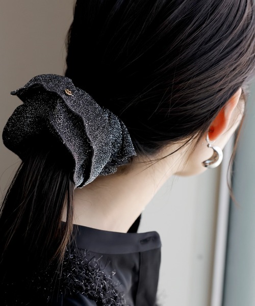 VIS（ビス）の「ラメニットボリュームシュシュ（シュシュ・レディース・グレー/ブラック・FREE）」の2枚目の写真