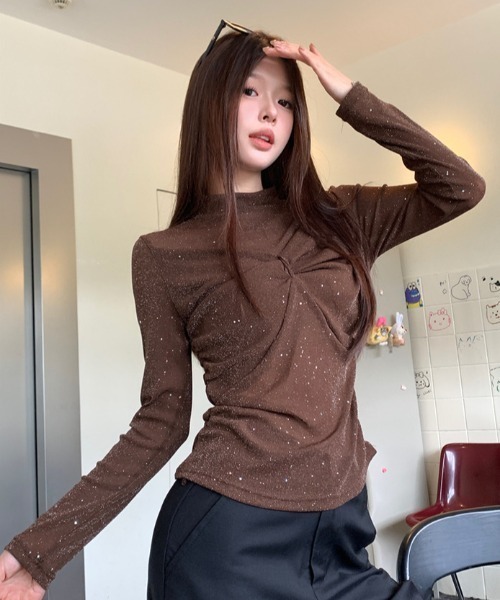 AsRiRe(アスリレイ)の「リボンデザイン キラキラシアートップス(Tシャツ/カットソー・レディース・ブラック/ブラウン/レッド・M)」の6枚目の写真