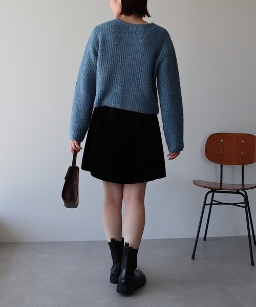 earth music&ecology(アースミュージックアンドエコロジー)の「ゴールド釦ショートニットカーディガン(ニット/セーター・レディース・チャコールグレー/ブルー/アイボリー・FREE)」の14枚目の写真