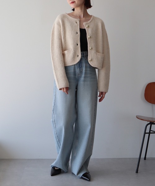 earth music&ecology(アースミュージックアンドエコロジー)の「ゴールド釦ショートニットカーディガン(ニット/セーター・レディース・チャコールグレー/ブルー/アイボリー・FREE)」の20枚目の写真