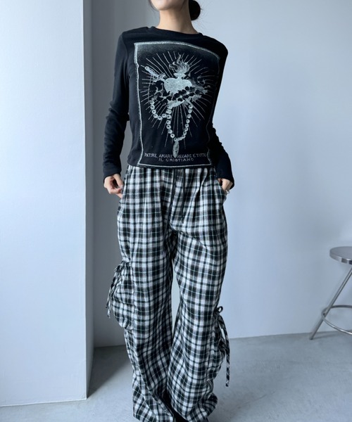 Y2K SYNAPSE FACTORY（ワイツーケー シナプスファクトリー）の「【cristiano】ハートプリントロングスリーブTシャツ（Tシャツ/カットソー・レディース・グレー/アイボリー/ブラック・FREE）」の3枚目の写真