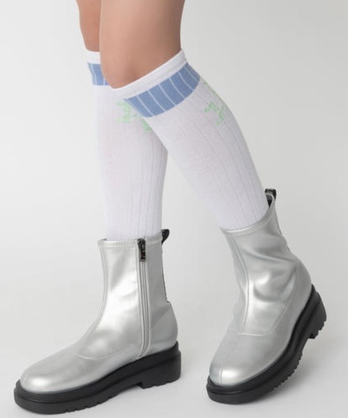 MAD FOOT(マッドフット)の「MADFOOT! マッドフット キッズ 厚底ストレッチブーツ【高反発クッション】 240017(ブーツ・キッズ・シルバー/ブラック・20.0cm/21.0cm/22.0cm/23.0cm/24.0cm)」の1枚目の写真
