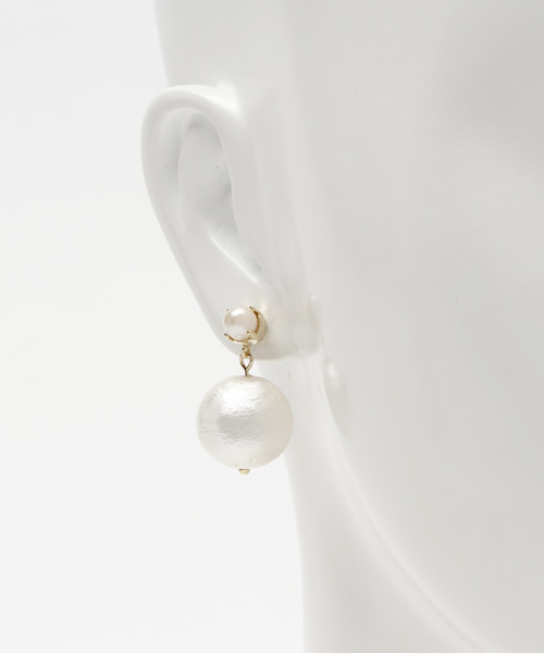 PAPILLONNER（パピヨネ）の「コンビパールピアス（ピアス（両耳用）・レディース・ホワイト・FREE）」の4枚目の写真