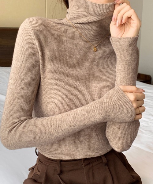 LADY LIKE(レディライク)の「美シルエットハイゲージタートルニット(ニット/セーター・レディース・ホワイト/グリーン/レッド/ベージュ/チャコールグレー/ブラック・M)」の4枚目の写真
