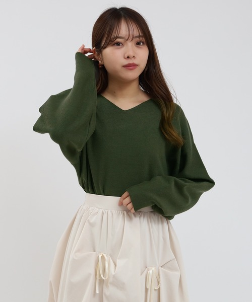 ASTORIA ODIER（アストリアオディール）の「総針Vネックニット（ニット/セーター・レディース・ホワイト/ライトグレー/ブラック/カーキ/グレイッシュブルー・MEDIUM/LARGE）」の5枚目の写真