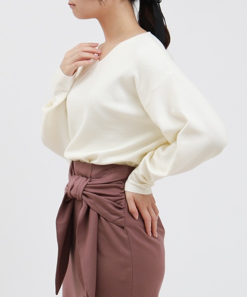 ASTORIA ODIER（アストリアオディール）の「総針Vネックニット（ニット/セーター・レディース・ホワイト/ライトグレー/ブラック/カーキ/グレイッシュブルー・MEDIUM/LARGE）」の12枚目の写真