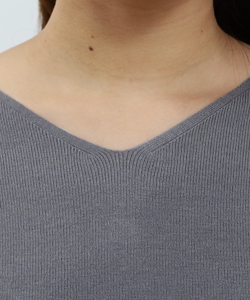 ASTORIA ODIER（アストリアオディール）の「総針Vネックニット（ニット/セーター・レディース・ホワイト/ライトグレー/ブラック/カーキ/グレイッシュブルー・MEDIUM/LARGE）」の22枚目の写真