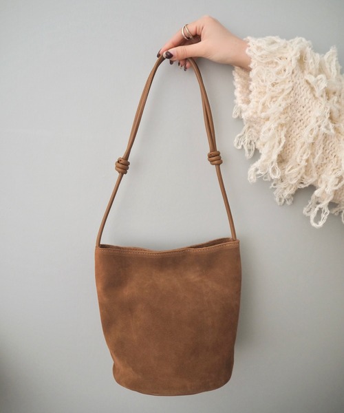 LAULEN（ローレン）の「suede like mini bucket bag /バケツミニショルダーバッグ（ショルダーバッグ・レディース・モカ/ブラウン/パープル・FREE）」の6枚目の写真