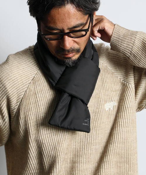 The DUFFER of ST.GEORGE(ザダファーオブセントジョージ)の「PADDING MUFF:中綿マフラー(マフラー・メンズ・ブラック/グレー・F)」の2枚目の写真