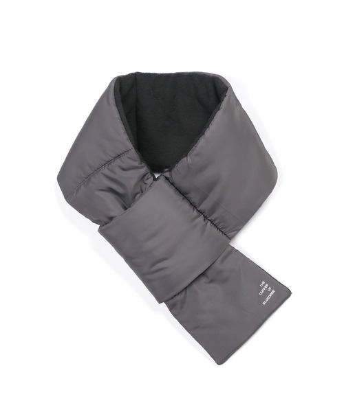 The DUFFER of ST.GEORGE(ザダファーオブセントジョージ)の「PADDING MUFF:中綿マフラー(マフラー・メンズ・ブラック/グレー・F)」の4枚目の写真