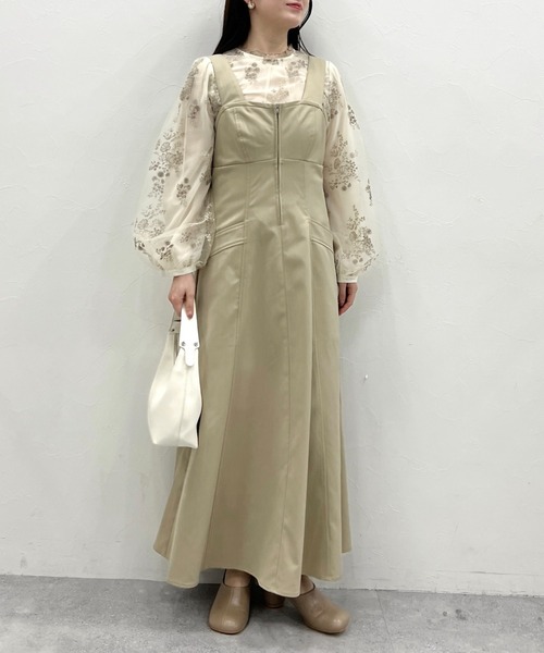 mysty woman（ミスティウーマン）の「フローラルチュール刺繍ブラウス  314960（シャツ/ブラウス・レディース・アイボリー/ブラック/ライトブルー/ピンクベージュ・FREE）」の8枚目の写真