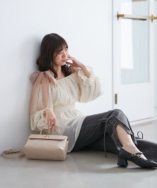 MAJESTIC LEGON（マジェスティックレゴン）の「ショルダーリボンオフショルチュニック（シャツ/ブラウス・レディース・ブラック/アイボリー/グレー/ホワイト系その他2・MEDIUM）」の5枚目の写真