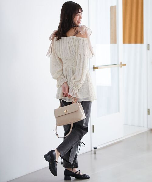 MAJESTIC LEGON（マジェスティックレゴン）の「ショルダーリボンオフショルチュニック（シャツ/ブラウス・レディース・ブラック/アイボリー/グレー/ホワイト系その他2・MEDIUM）」の8枚目の写真