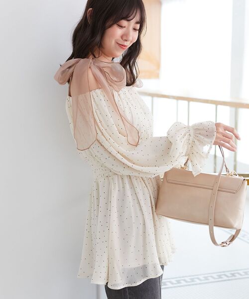 MAJESTIC LEGON（マジェスティックレゴン）の「ショルダーリボンオフショルチュニック（シャツ/ブラウス・レディース・ブラック/アイボリー/グレー/ホワイト系その他2・MEDIUM）」の11枚目の写真