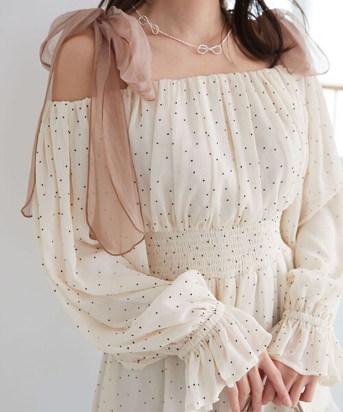 MAJESTIC LEGON（マジェスティックレゴン）の「ショルダーリボンオフショルチュニック（シャツ/ブラウス・レディース・ブラック/アイボリー/グレー/ホワイト系その他2・MEDIUM）」の13枚目の写真