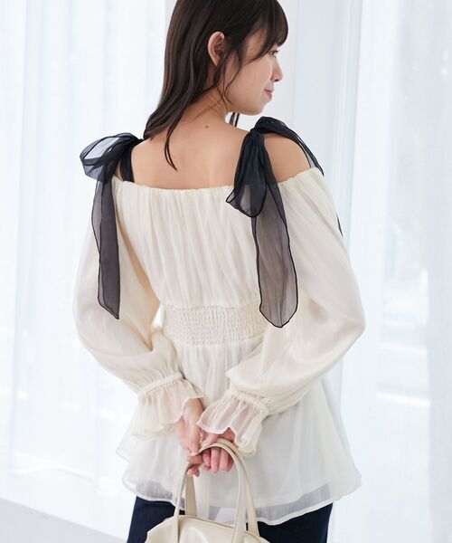 MAJESTIC LEGON（マジェスティックレゴン）の「ショルダーリボンオフショルチュニック（シャツ/ブラウス・レディース・ブラック/アイボリー/グレー/ホワイト系その他2・MEDIUM）」の20枚目の写真