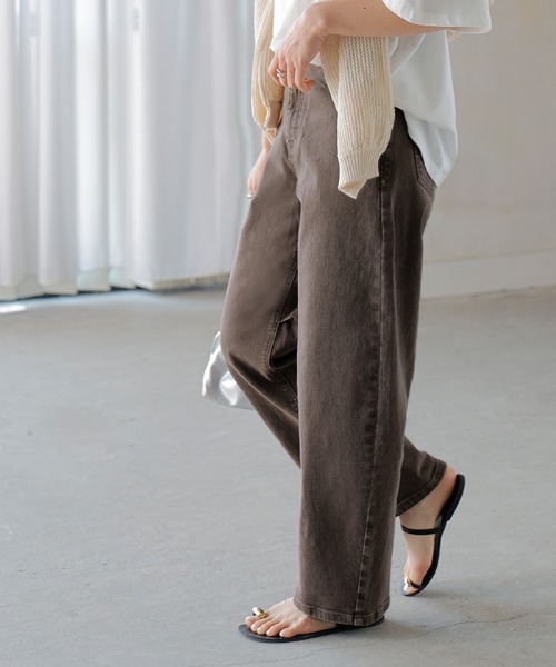 HUG.U（ハグユー）の「バレルレッグデニムパンツ（デニムパンツ・レディース・ワンウォッシュ/ライトインディゴブルー/ブラウン/イエロー/ベビーピンク/ブラック/セージグリーン・S/M/L/XL）」の3枚目の写真